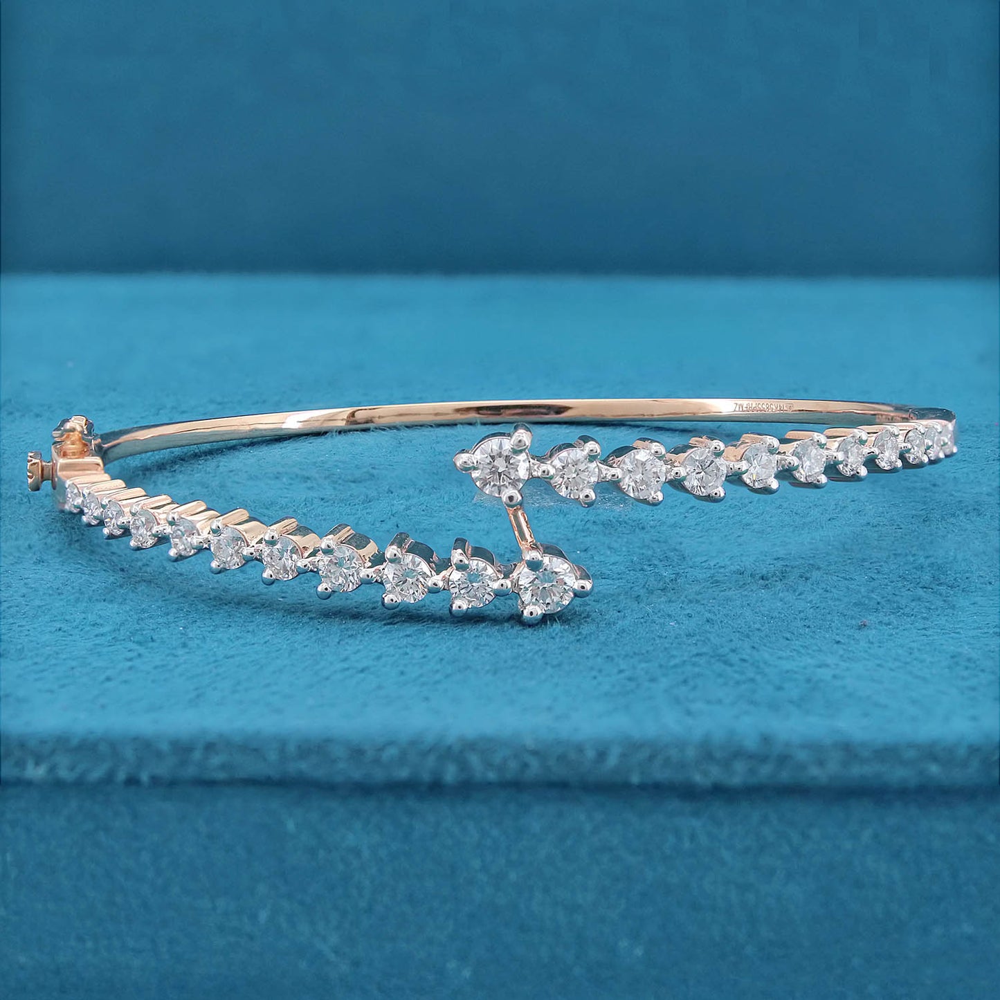 Aerith Flow Diamond Flexible Bracelet