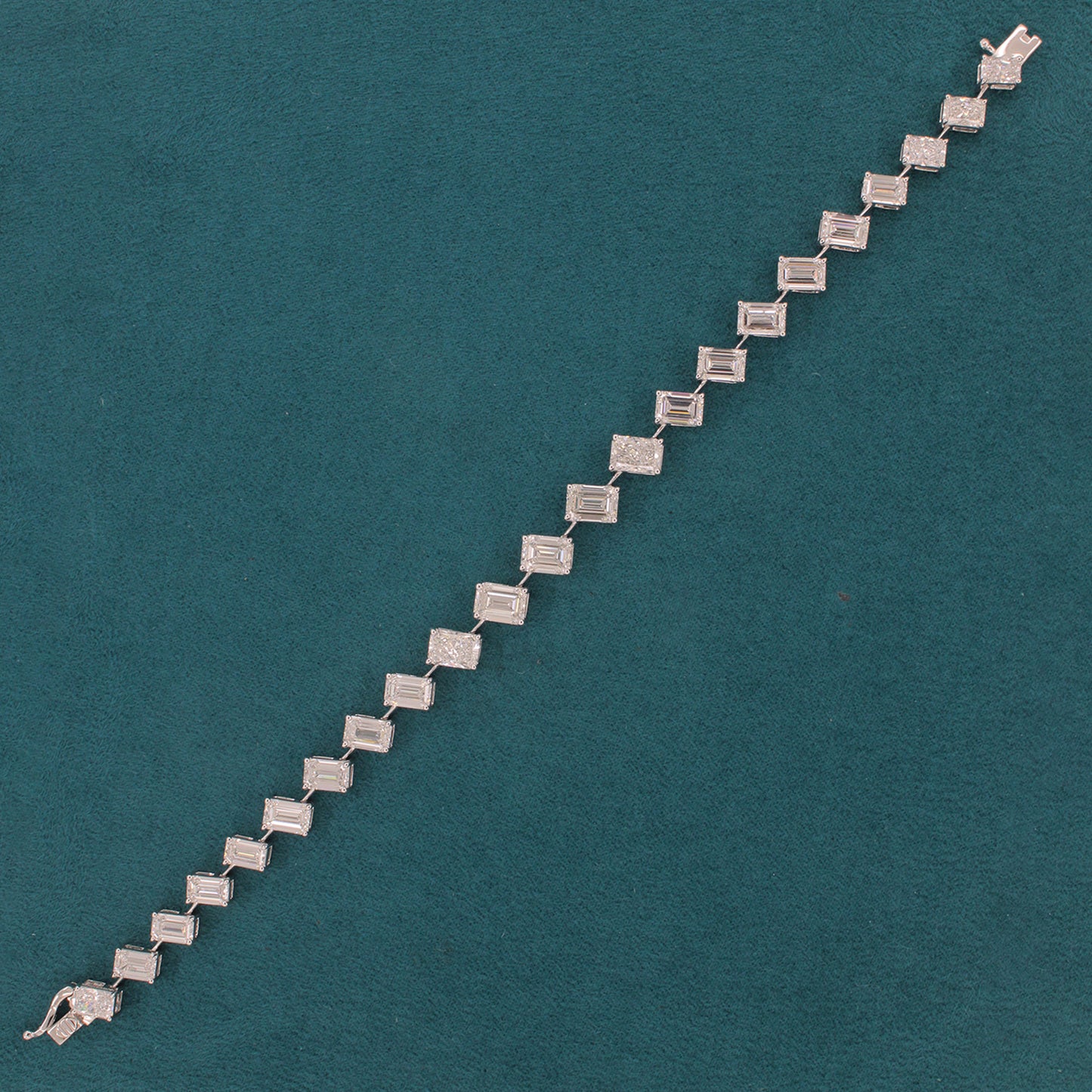 Selvar Loop Diamond Bracelet