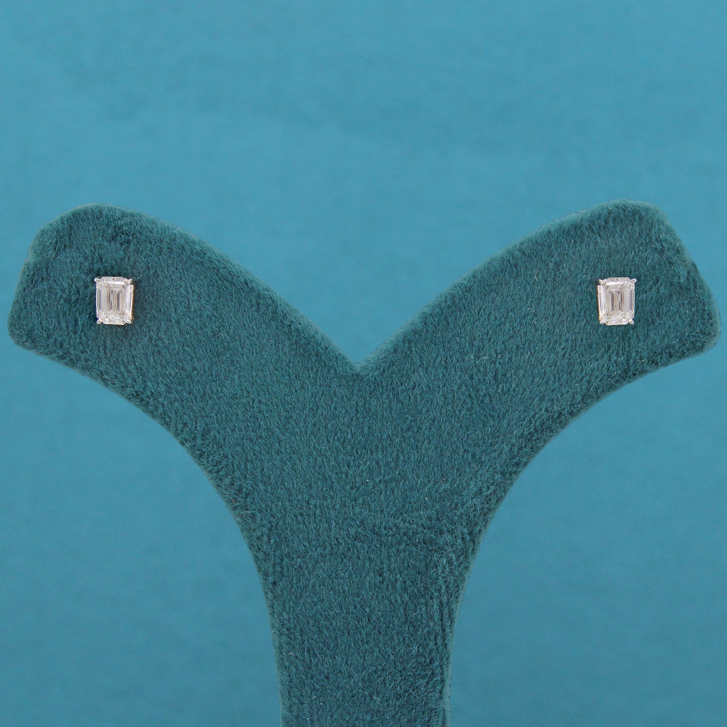 Rielin Solitaire Diamond Stud Earrings