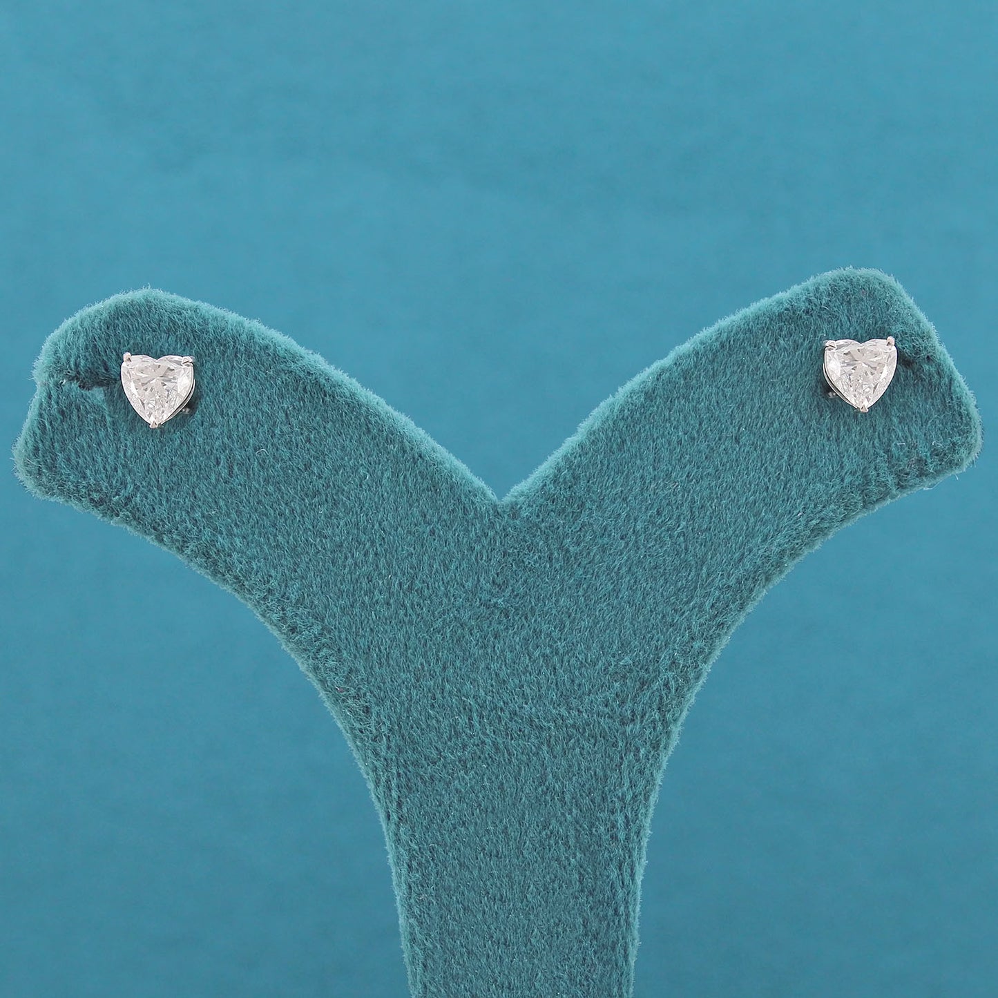 Nareen Solitaire Diamond Stud Earrings