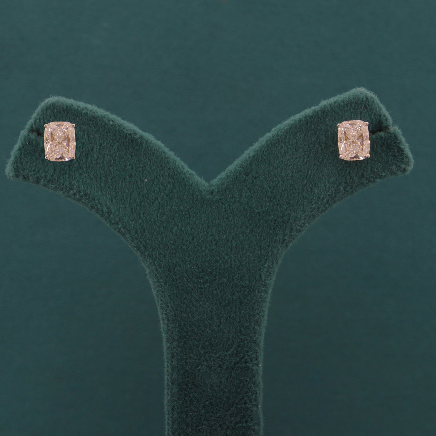Isen Solitaire Diamond Stud Earrings