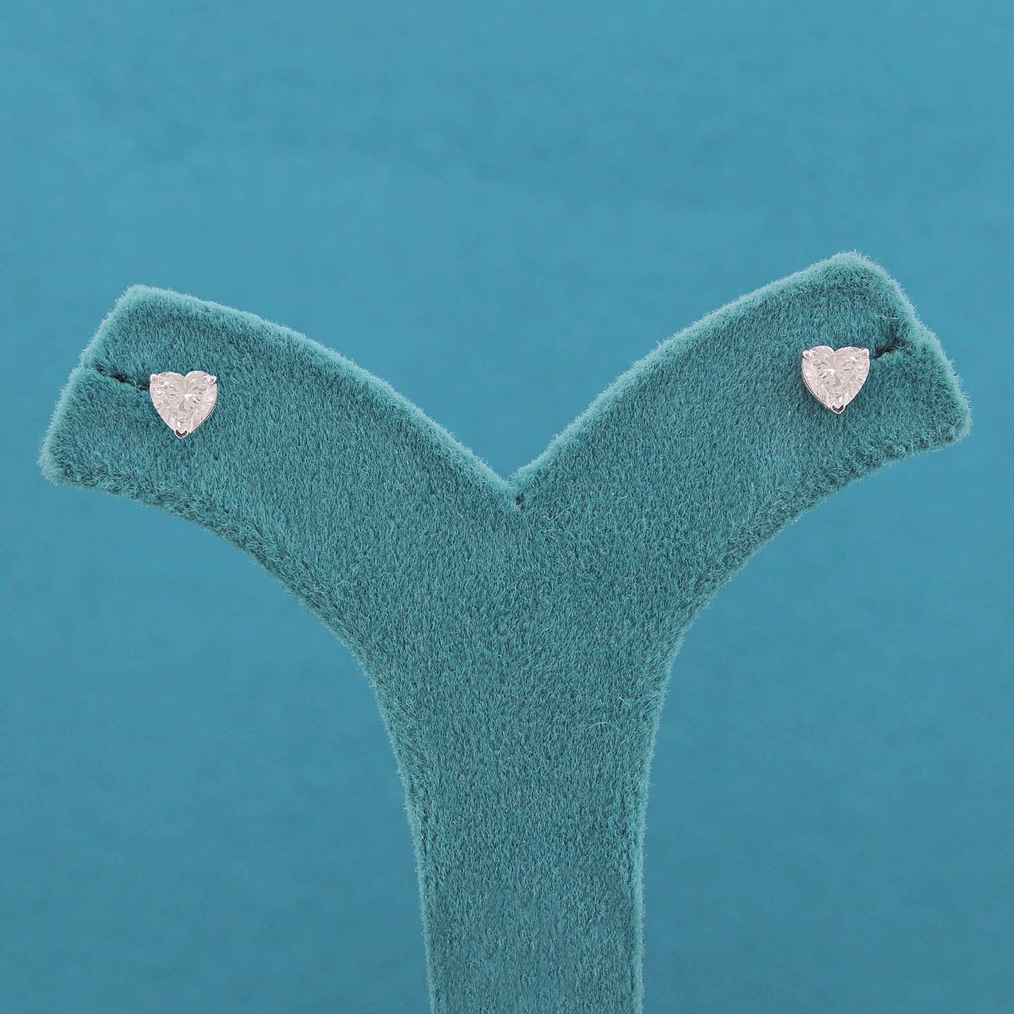 Yenra Solitaire Diamond Stud Earrings