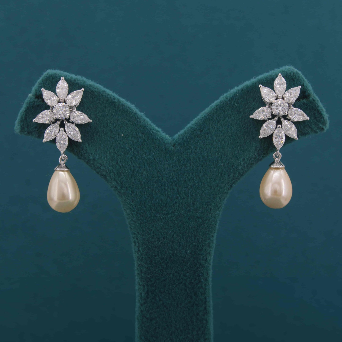 Ardent Flow Diamond Earrings