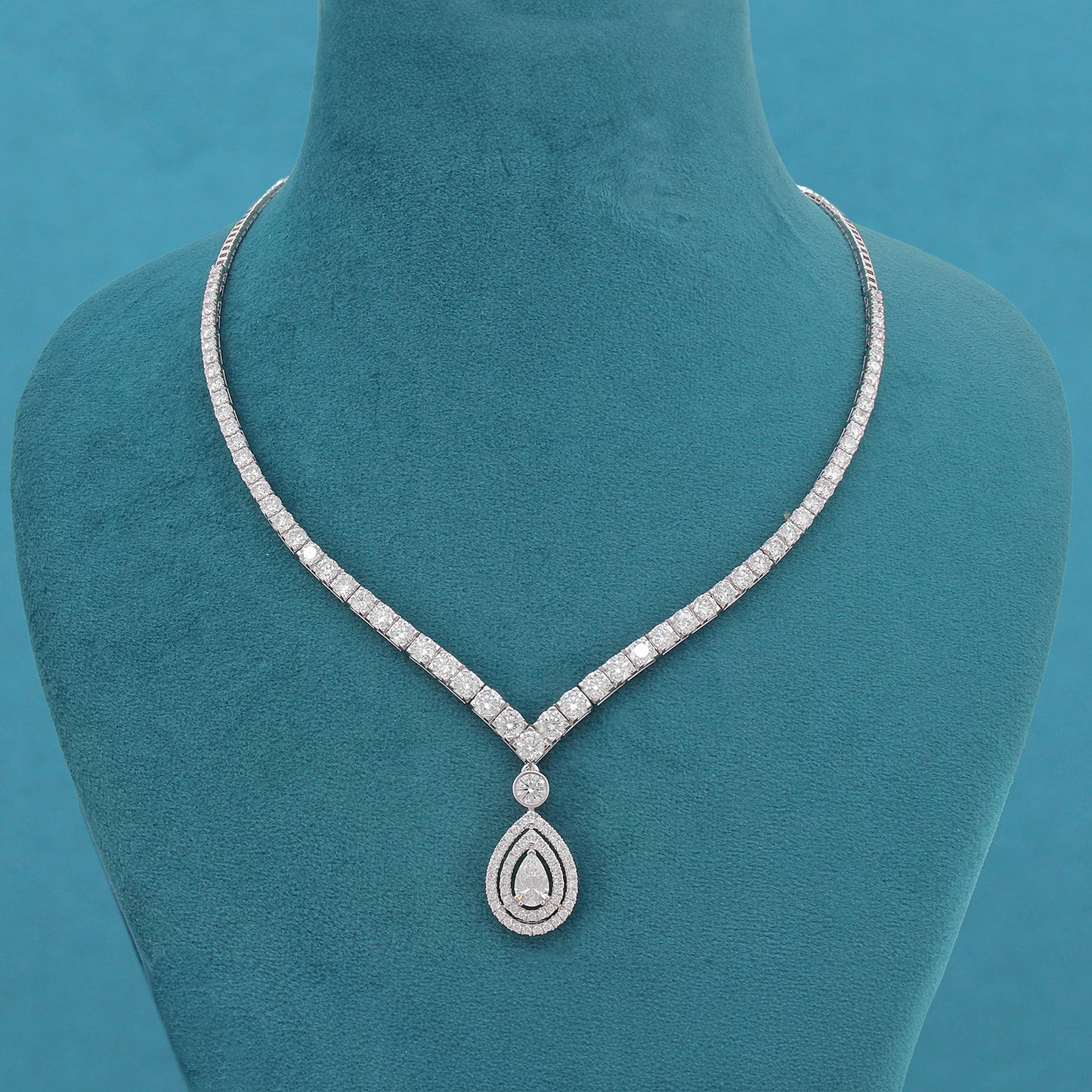 Inaya Diamond Single Line Necklace