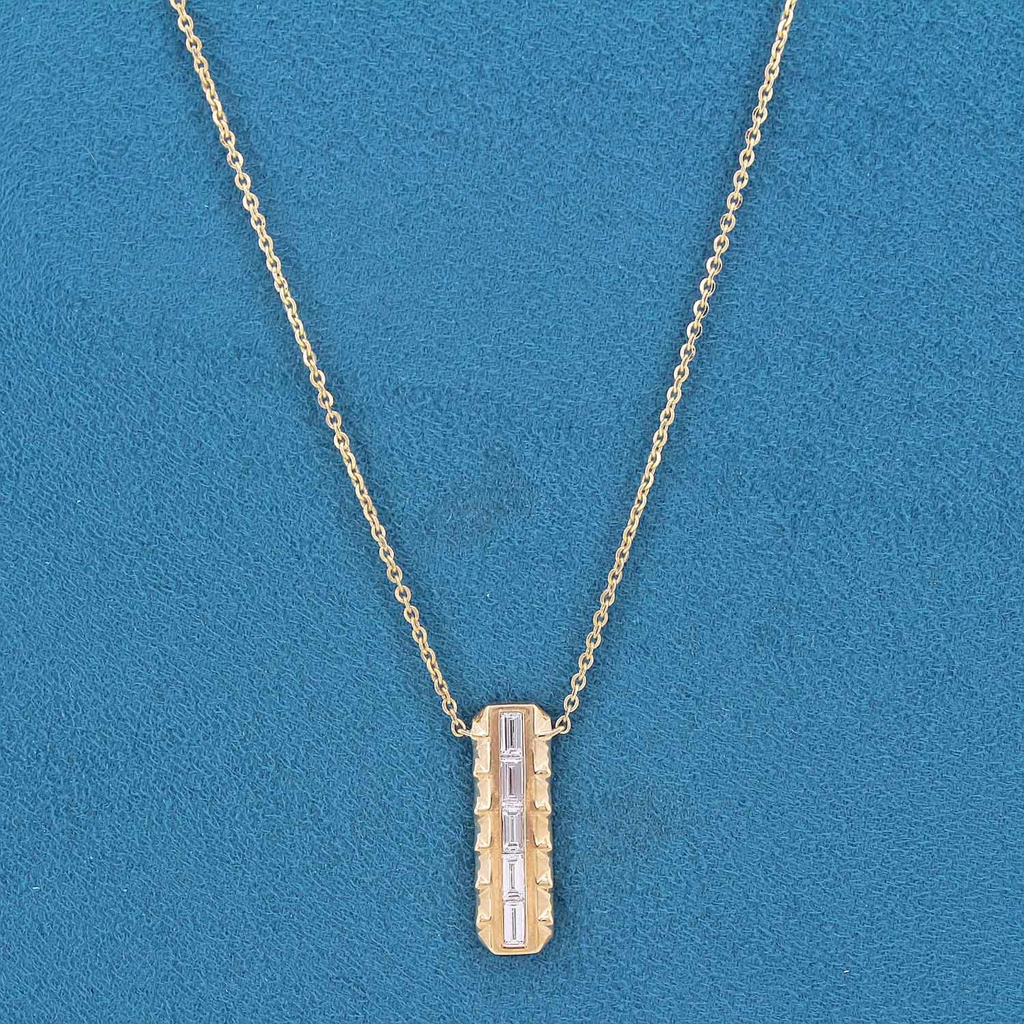 Alvian Gleam Diamond Pendant and Chain