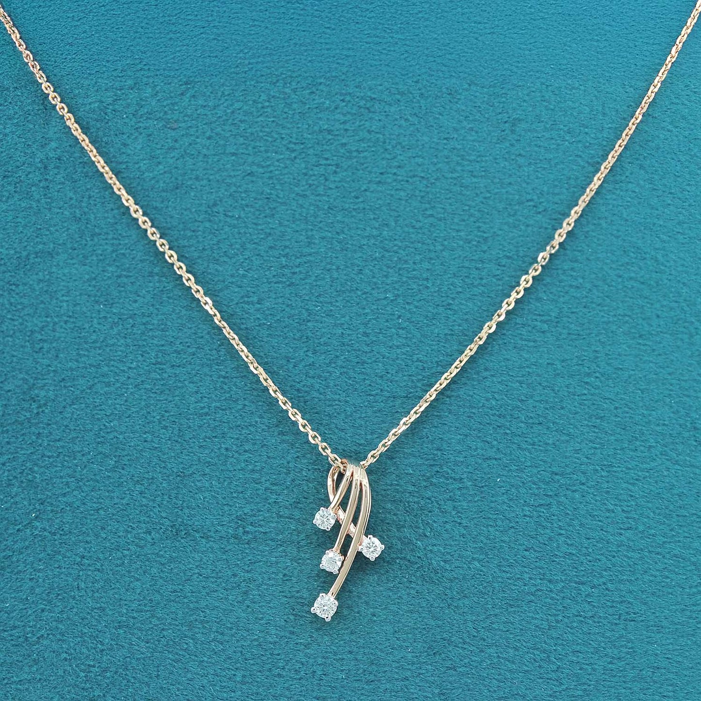 Varelle Diamond Pendant with chain