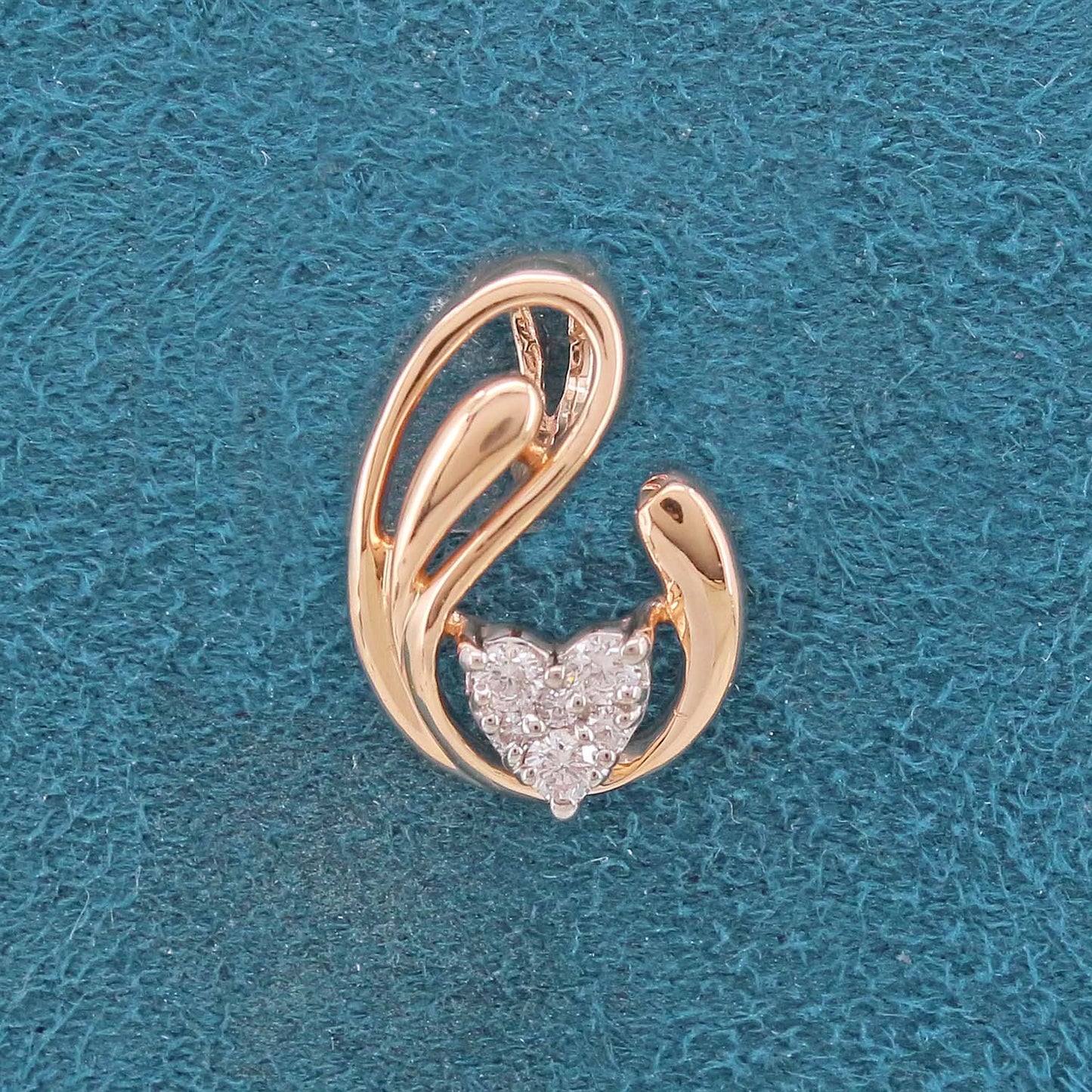 Evaya Diamond Pendant