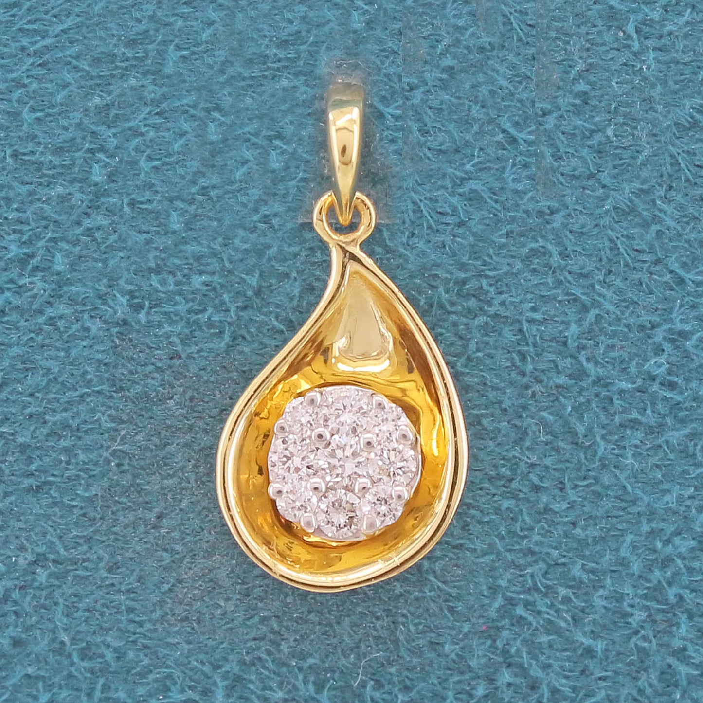 Elvaya Diamond Pendant