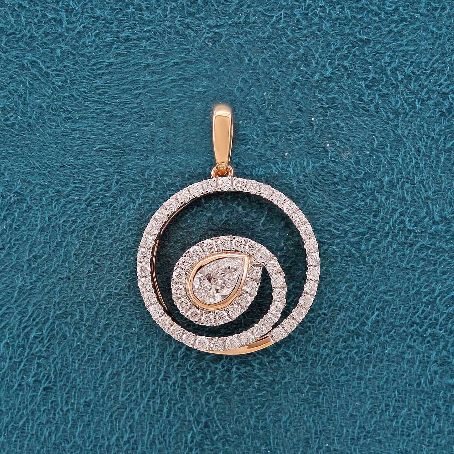 Maelis Diamond Pendant