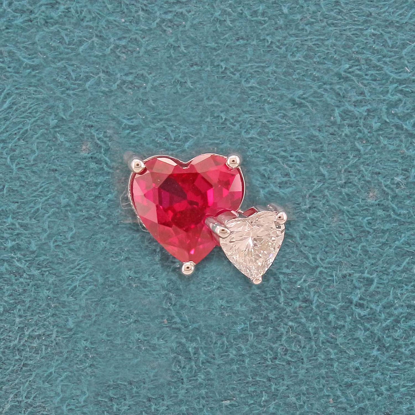 Avenya Solitaire Diamond Pendant