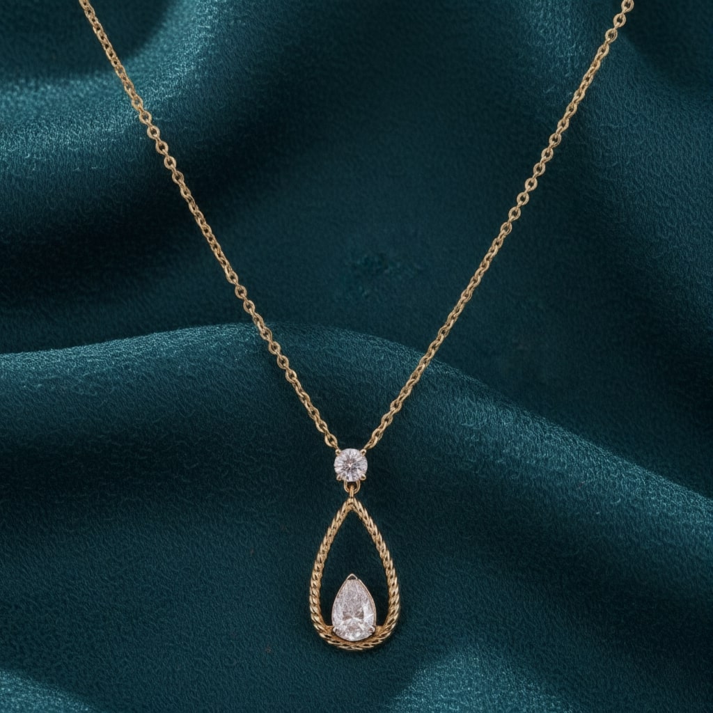 Selvarin Crest Diamond Solitaire Pendant