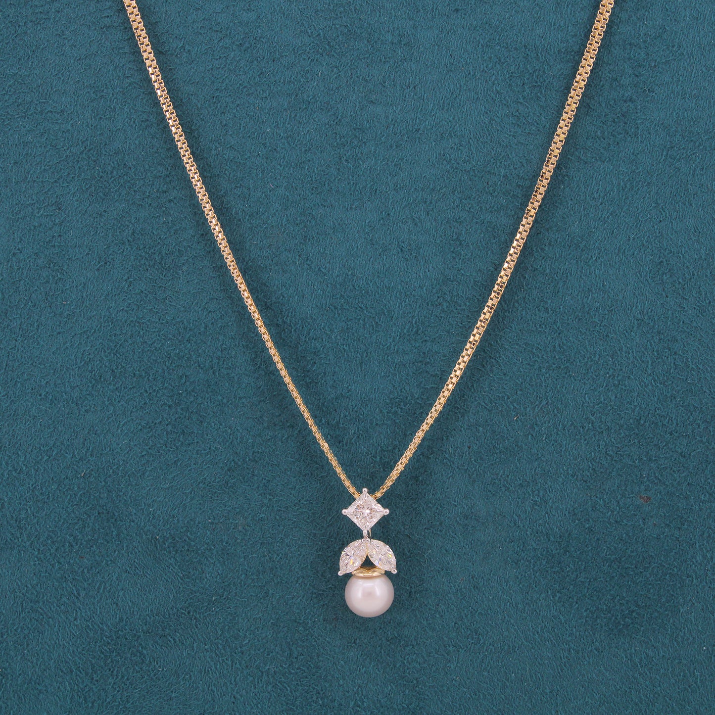 Elara Glow Diamond Pendant