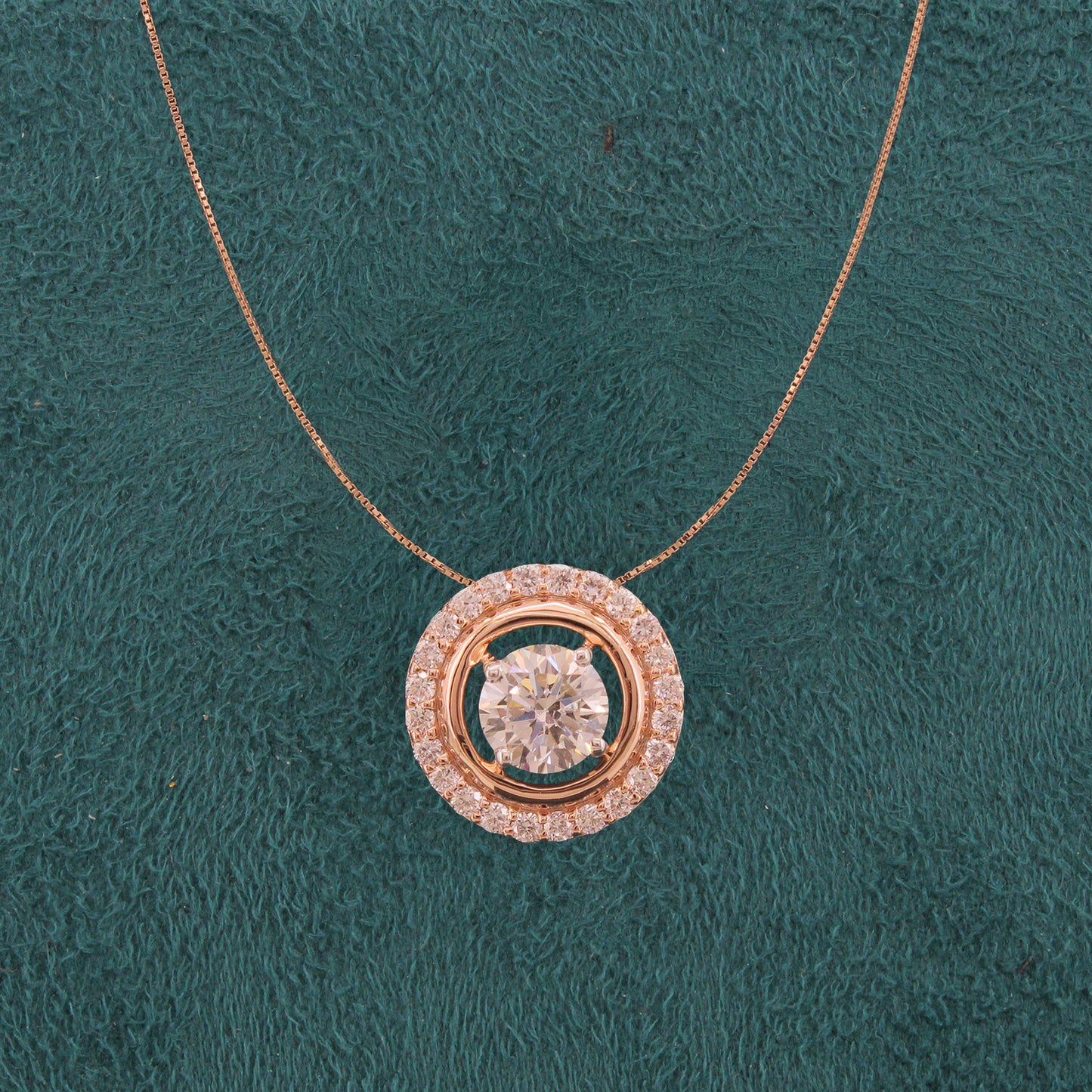 Lyra Vela Pendant