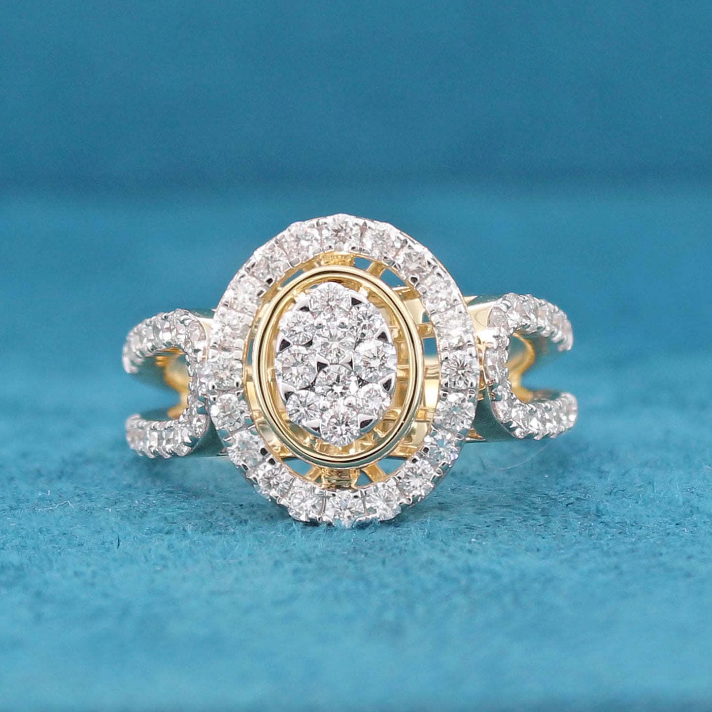 Soreya Halo Diamond Ring