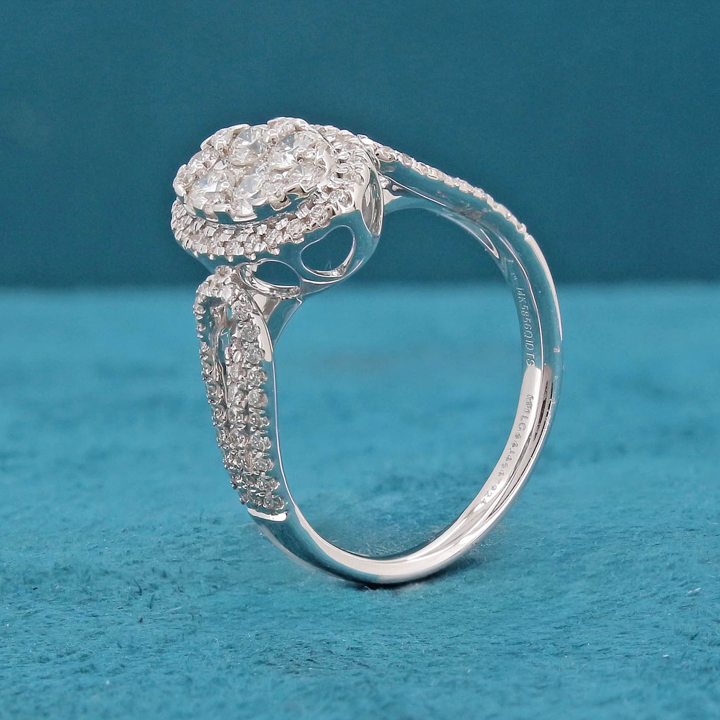 Yalena Halo Diamond Ring