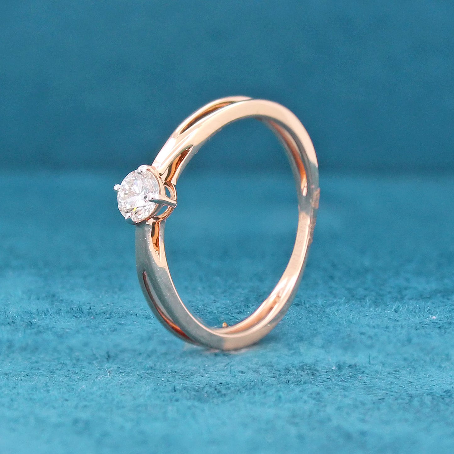 Eira Solitaire Diamond Ring