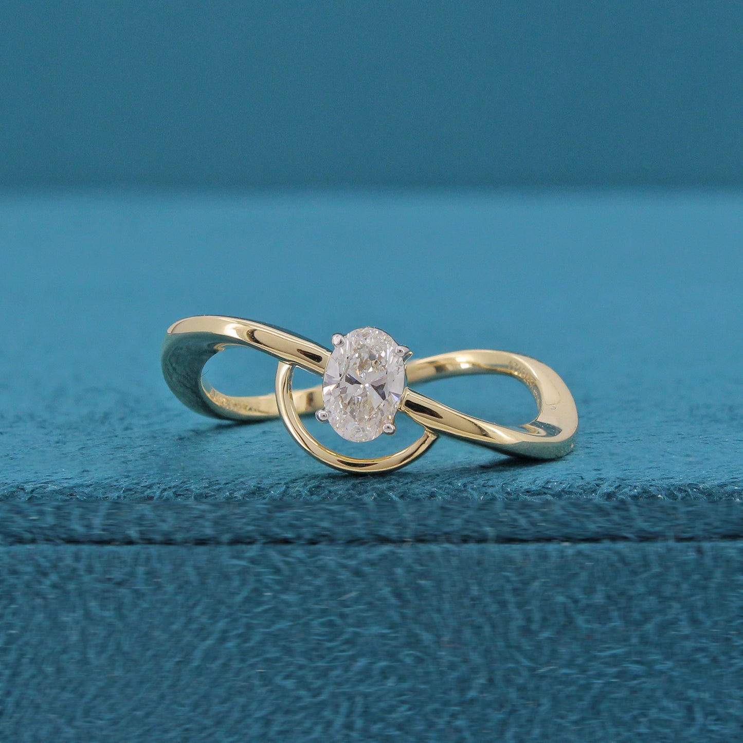Alva Solitaire Diamond Ring