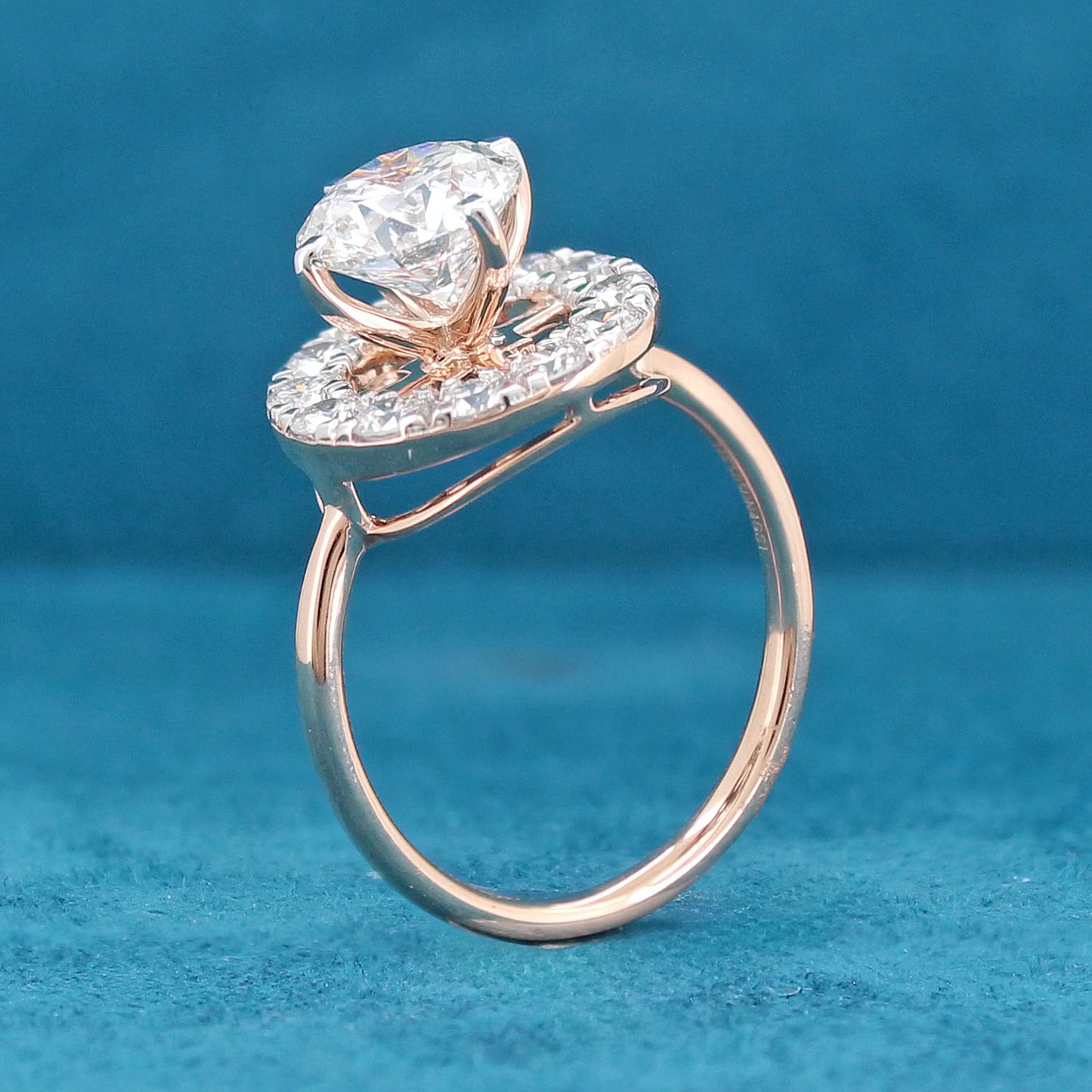 Vaelis Halo Diamond Ring