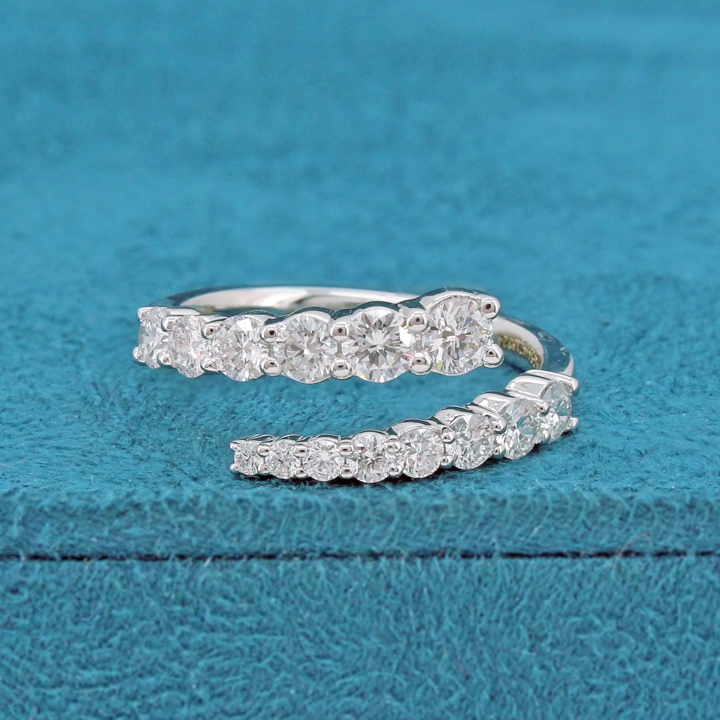 Thira Scatter Diamond Ring