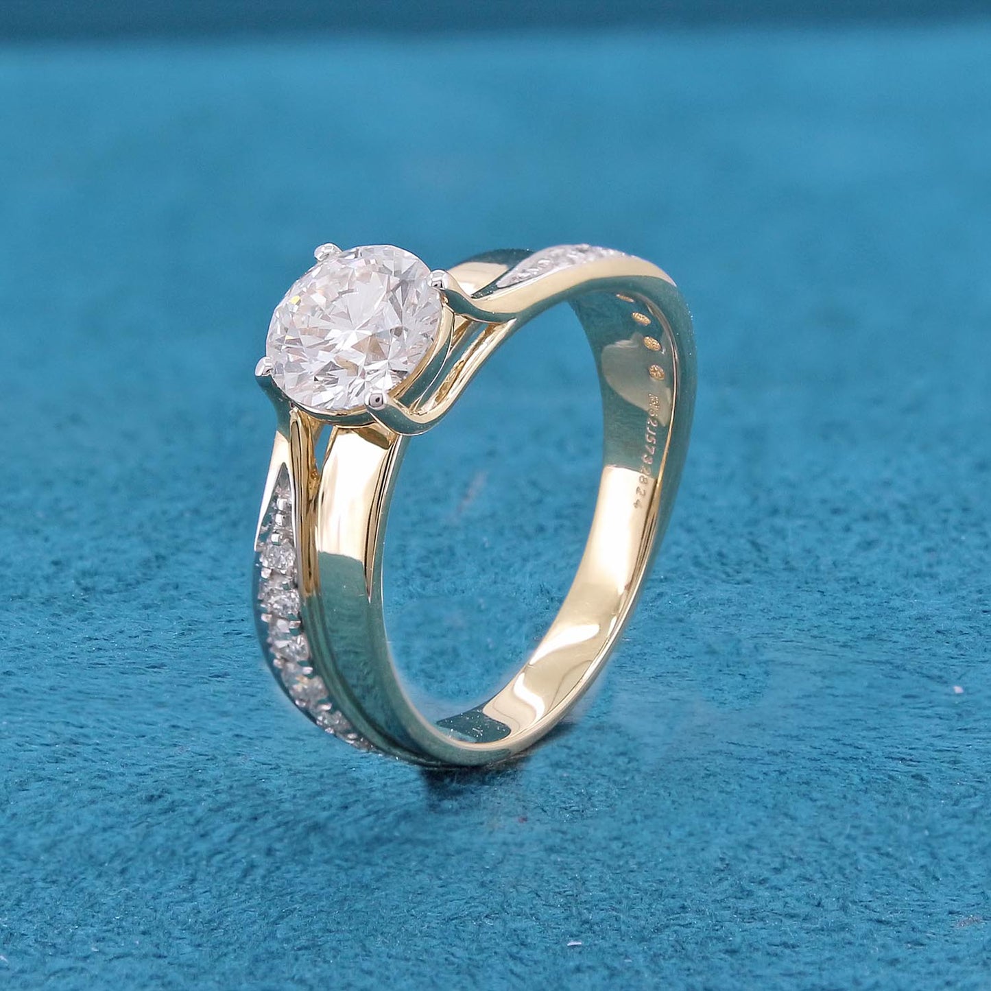 Eyla Diamond Ring