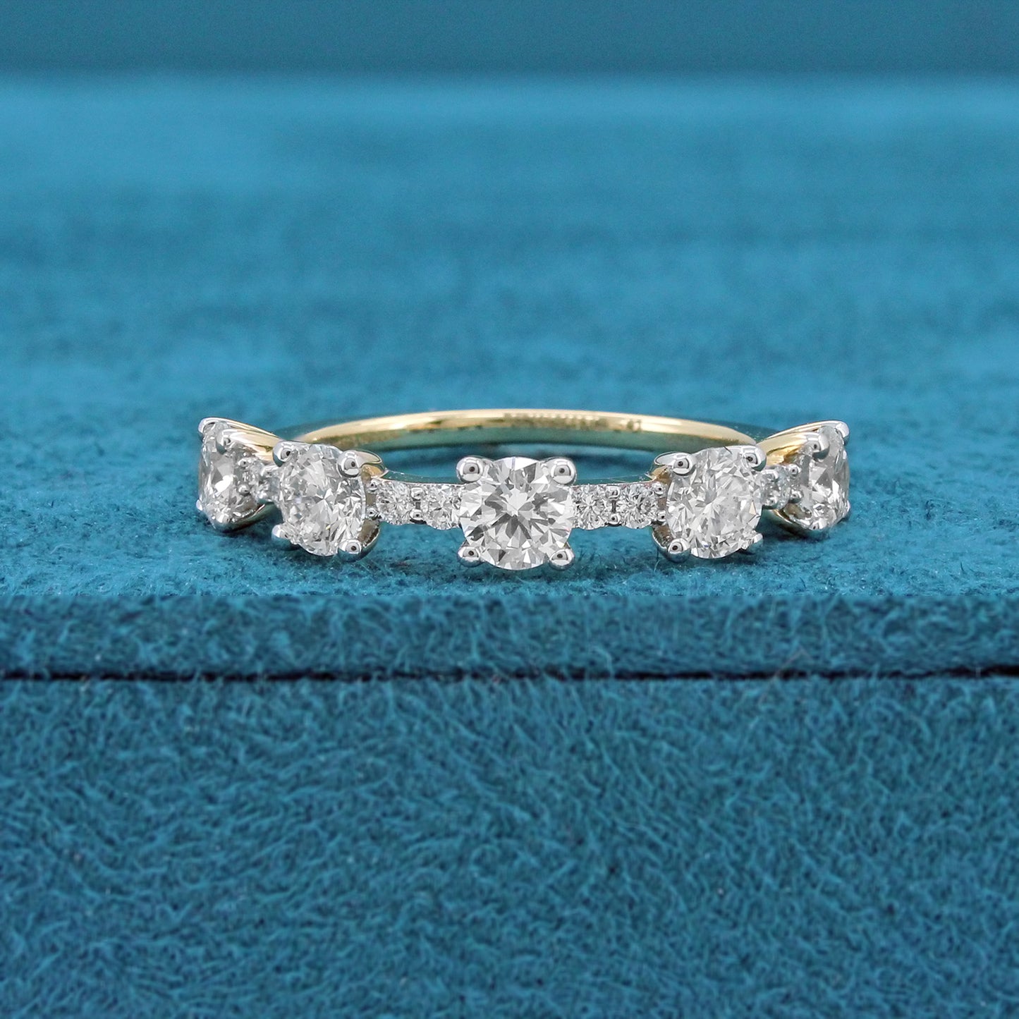 Mirun Diamond Ring