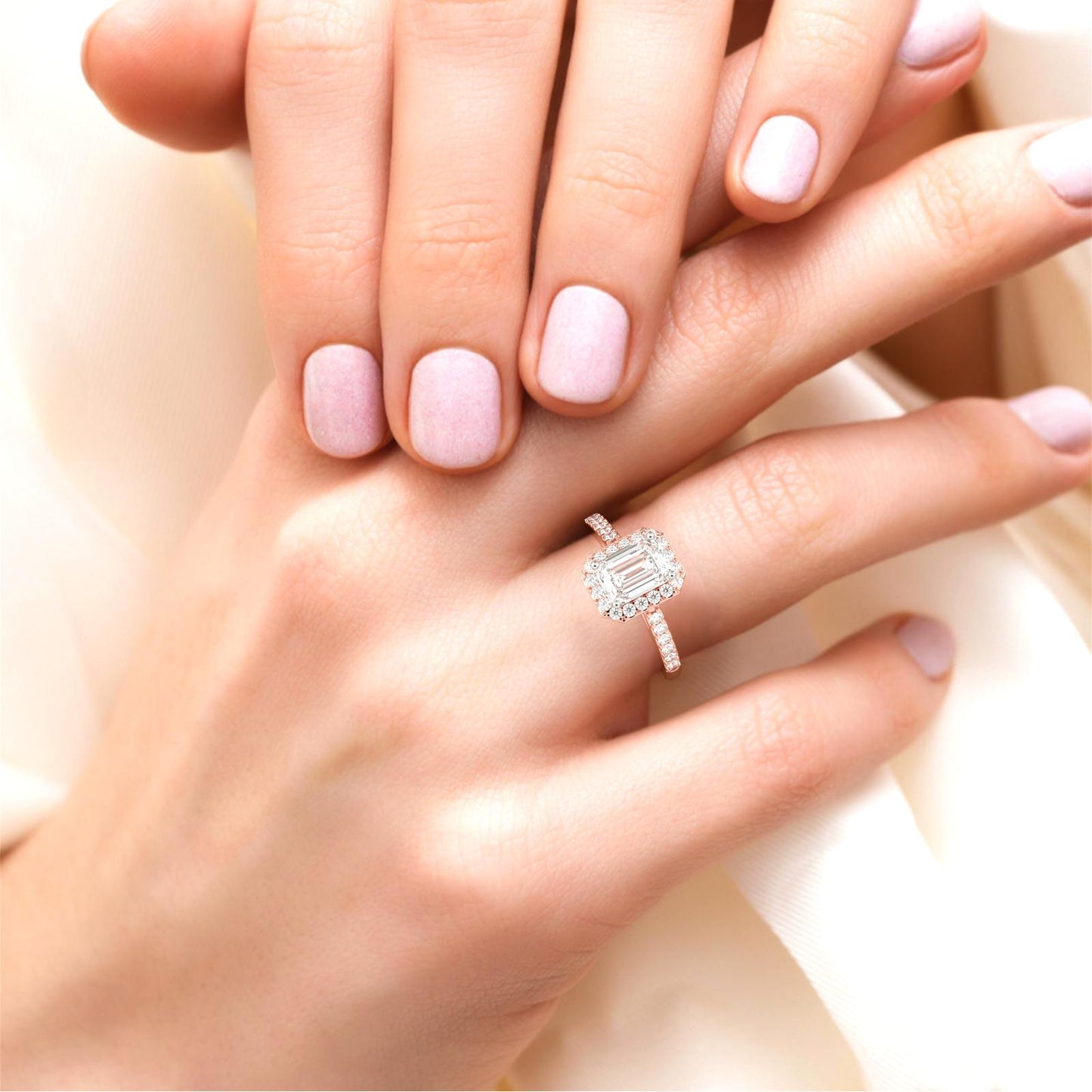 Inyra Halo Diamond Ring