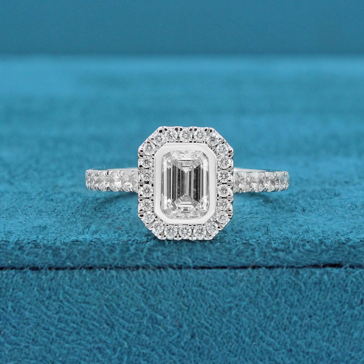 Inyra Halo Diamond Ring