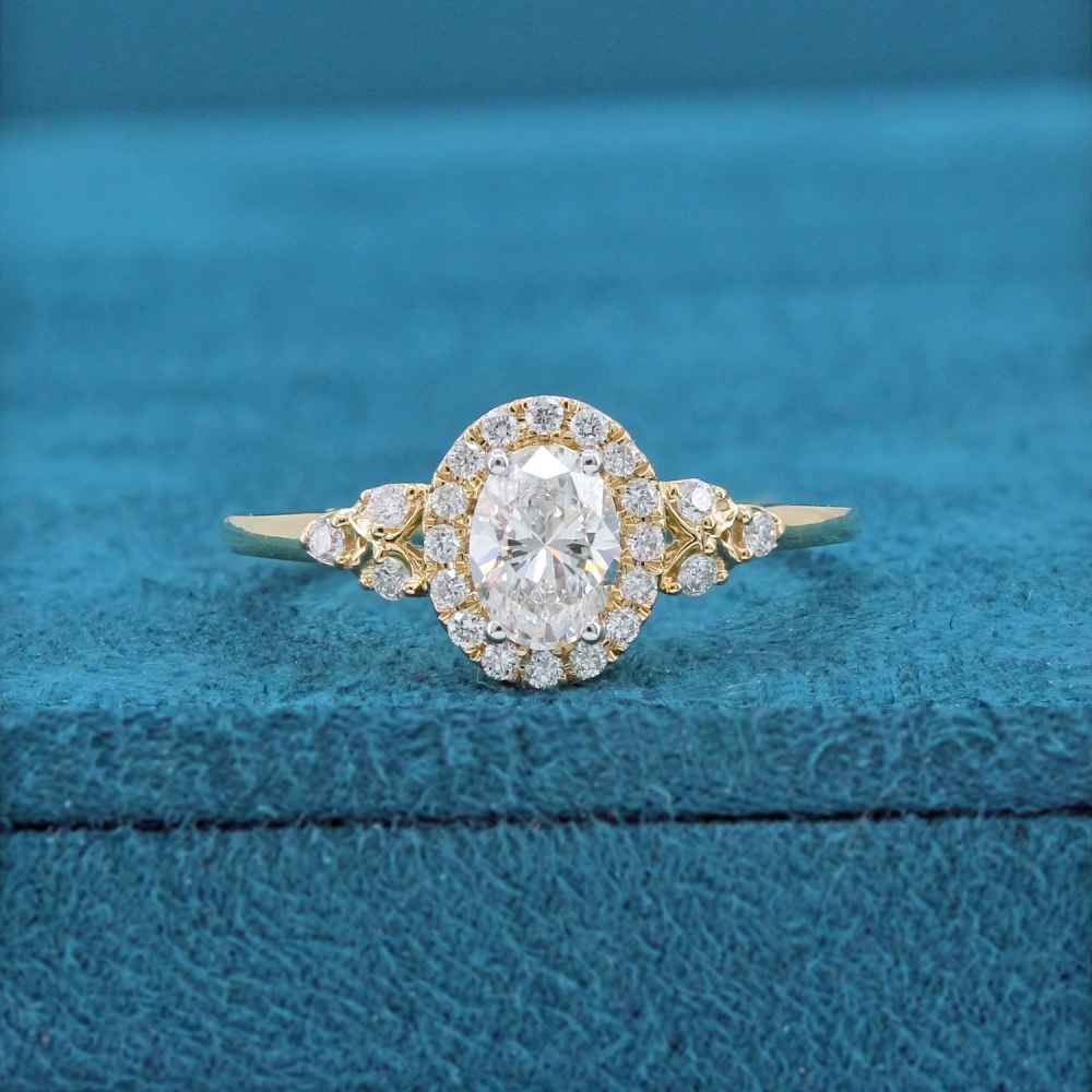 Liri Halo Diamond Ring