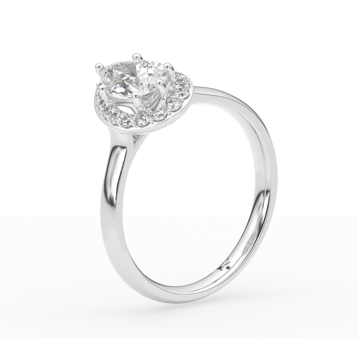 Vesa Halo Diamond Ring