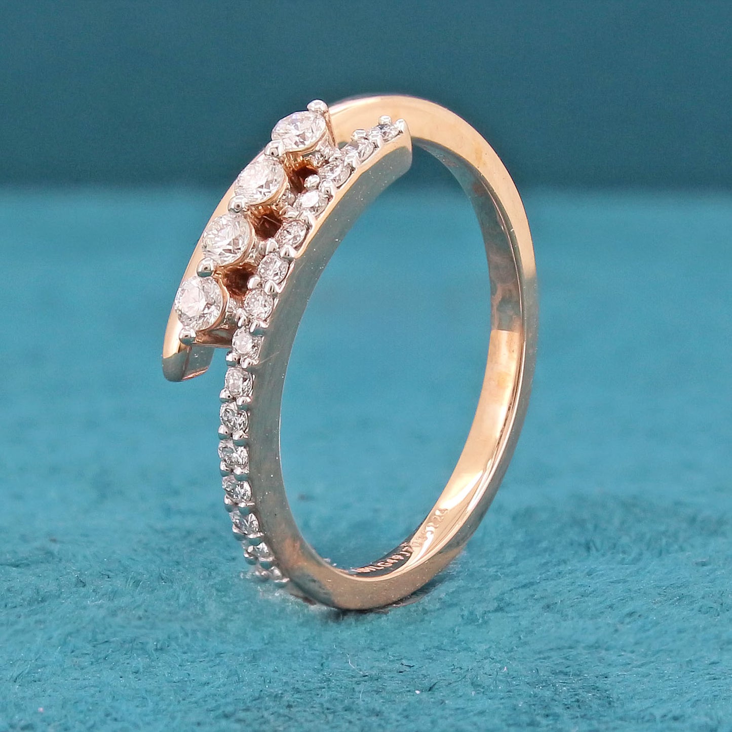 Nyra Band Diamond Ring