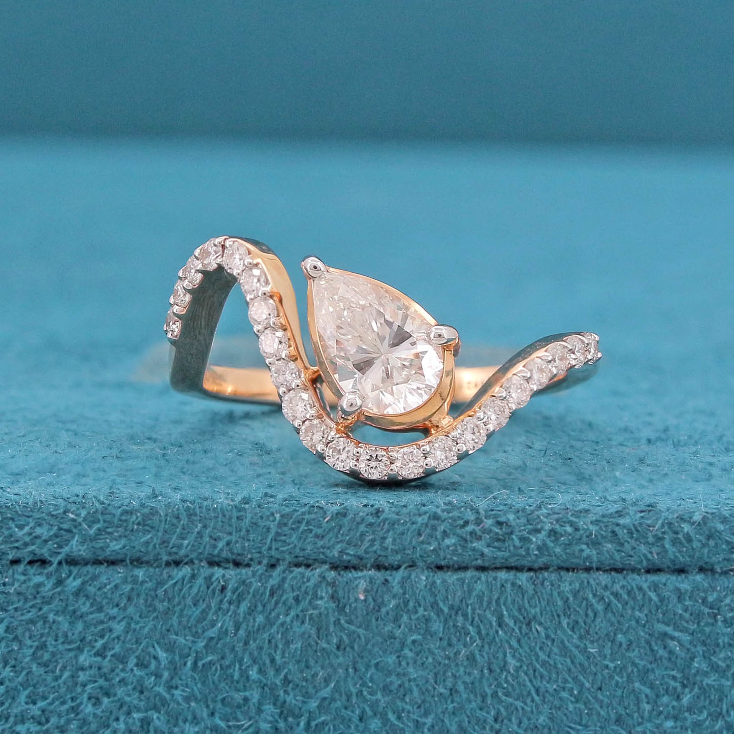 Lune Diamond Ring