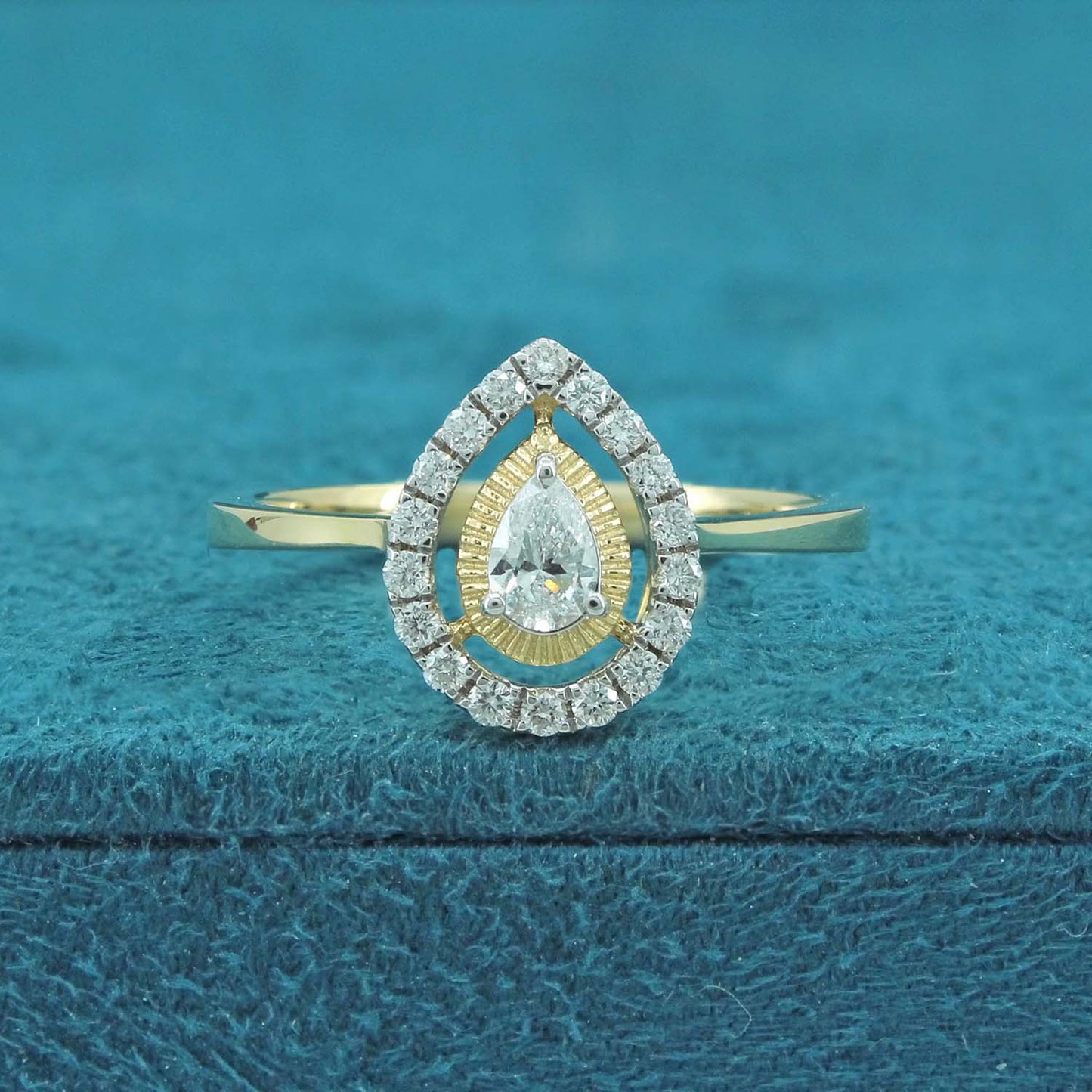 Sira Halo Diamond Ring