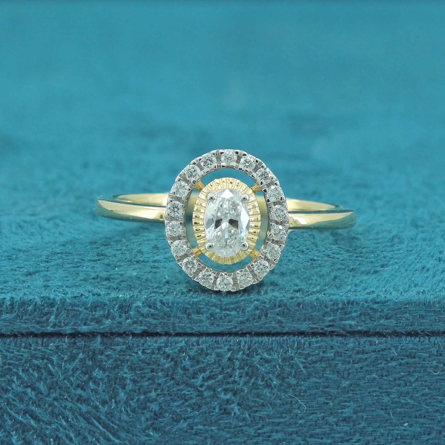 Sari Halo Diamond Ring