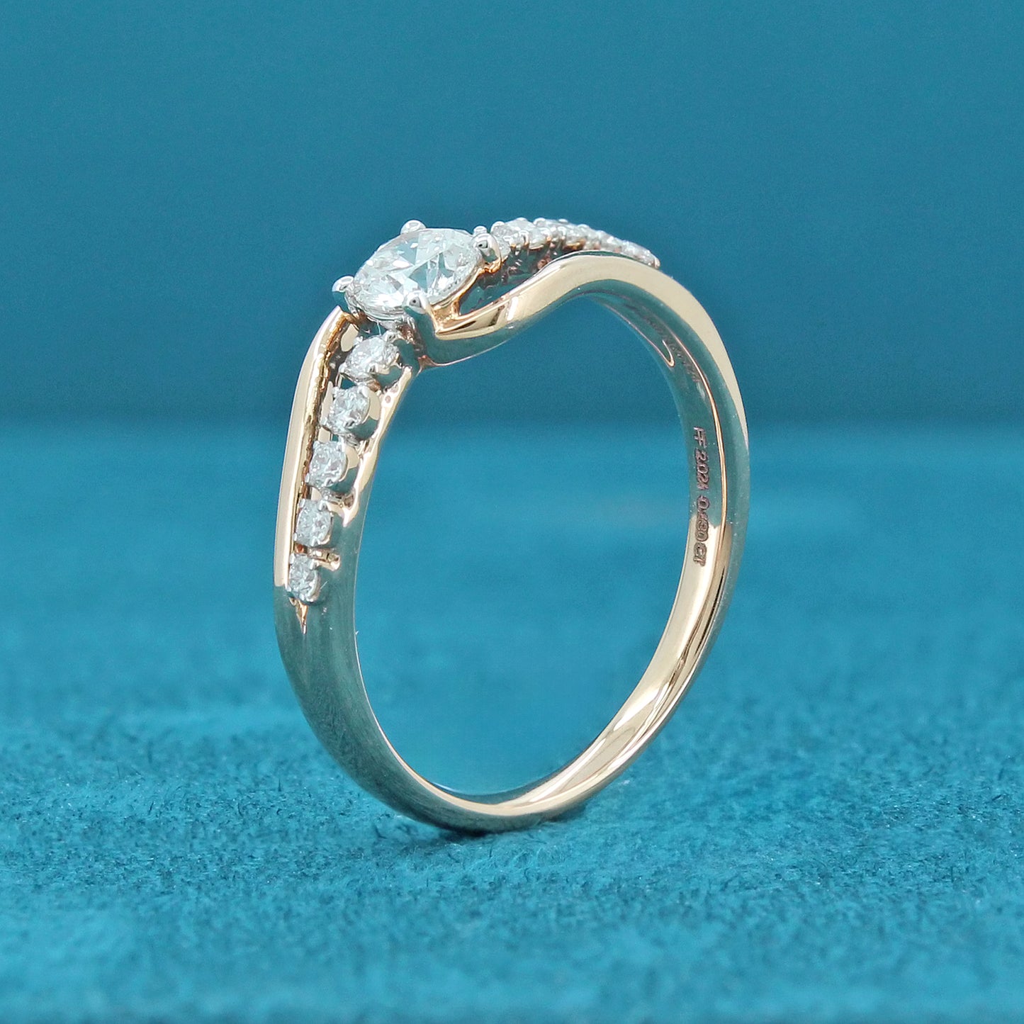 Isla Serene Diamond Ring