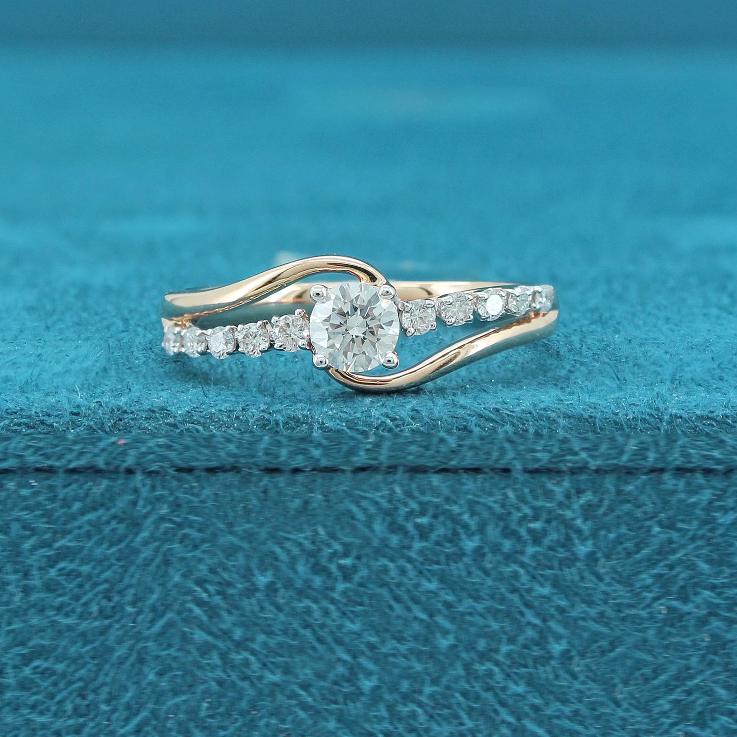 Isla Serene Diamond Ring
