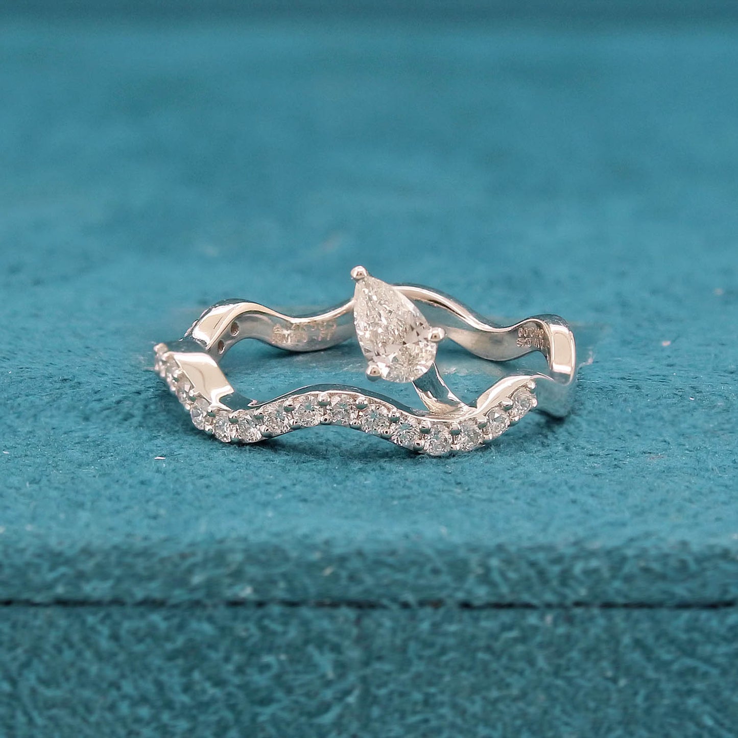 Nara Diamond Ring