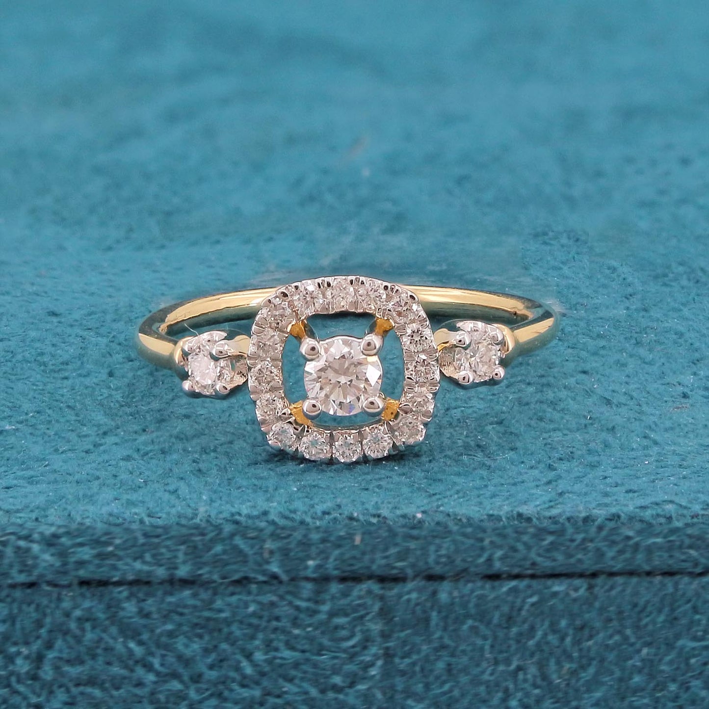 Noel Halo Diamond Ring