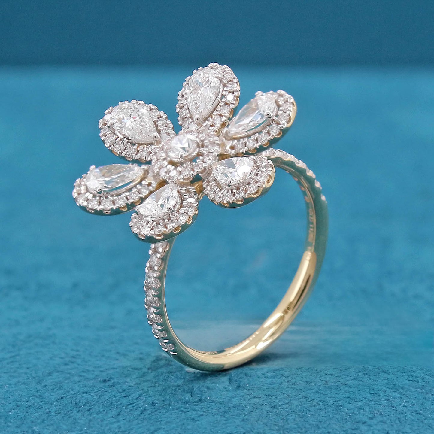 Thaisia Floral Diamond Ring