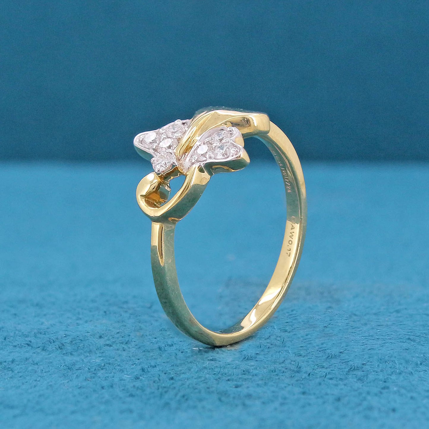 Lumi Diamond Ring