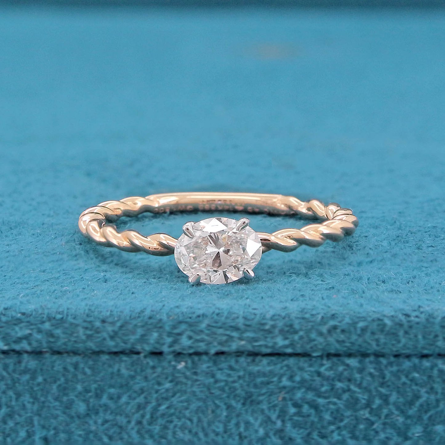 Emen Solitaire Diamond Ring