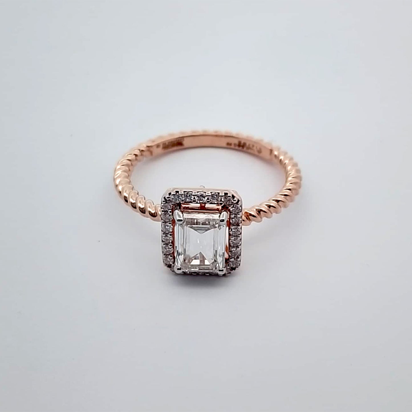 Emen Solitaire Diamond Ring