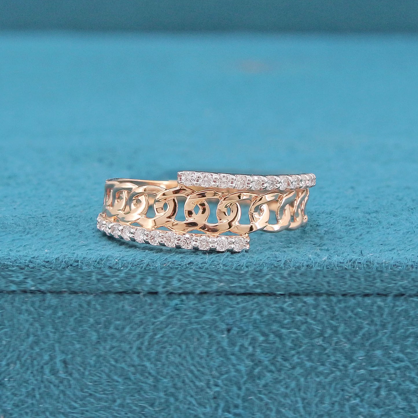 Reine Band Diamond Ring