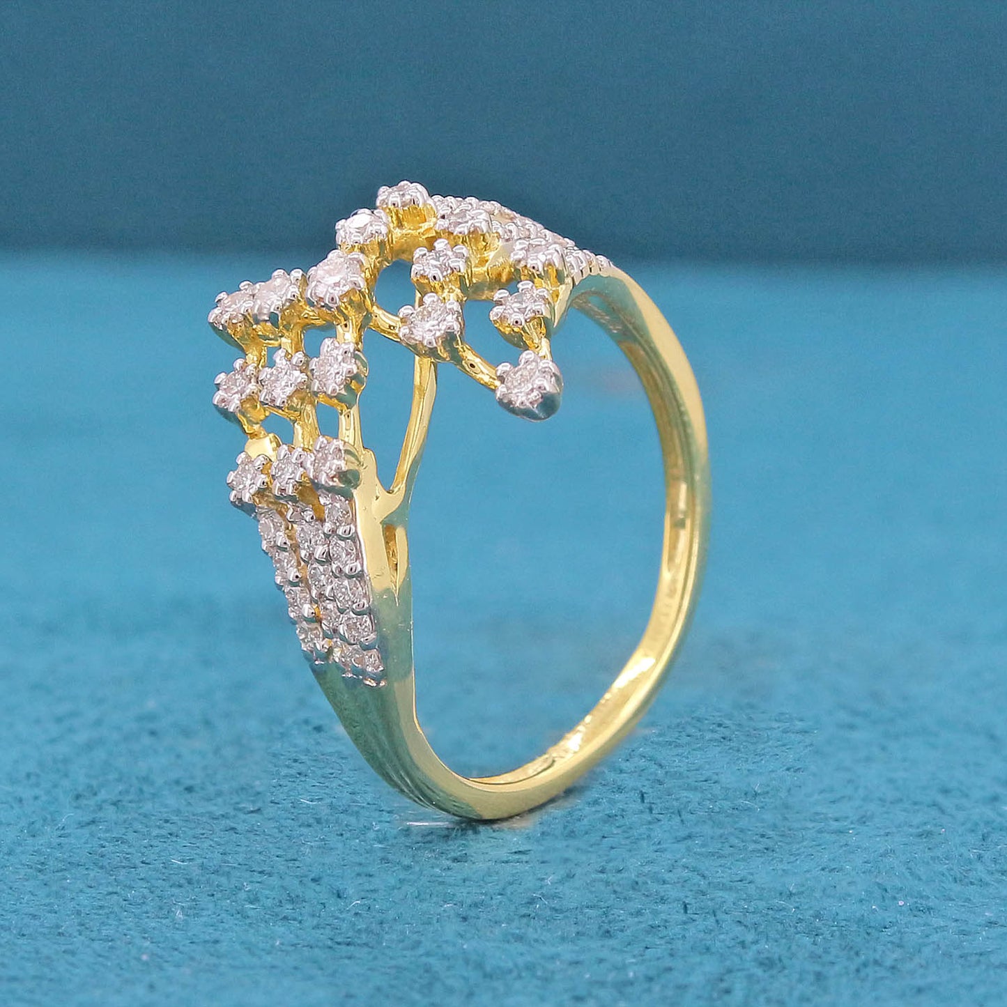 Emryl Scatter Diamond Ring
