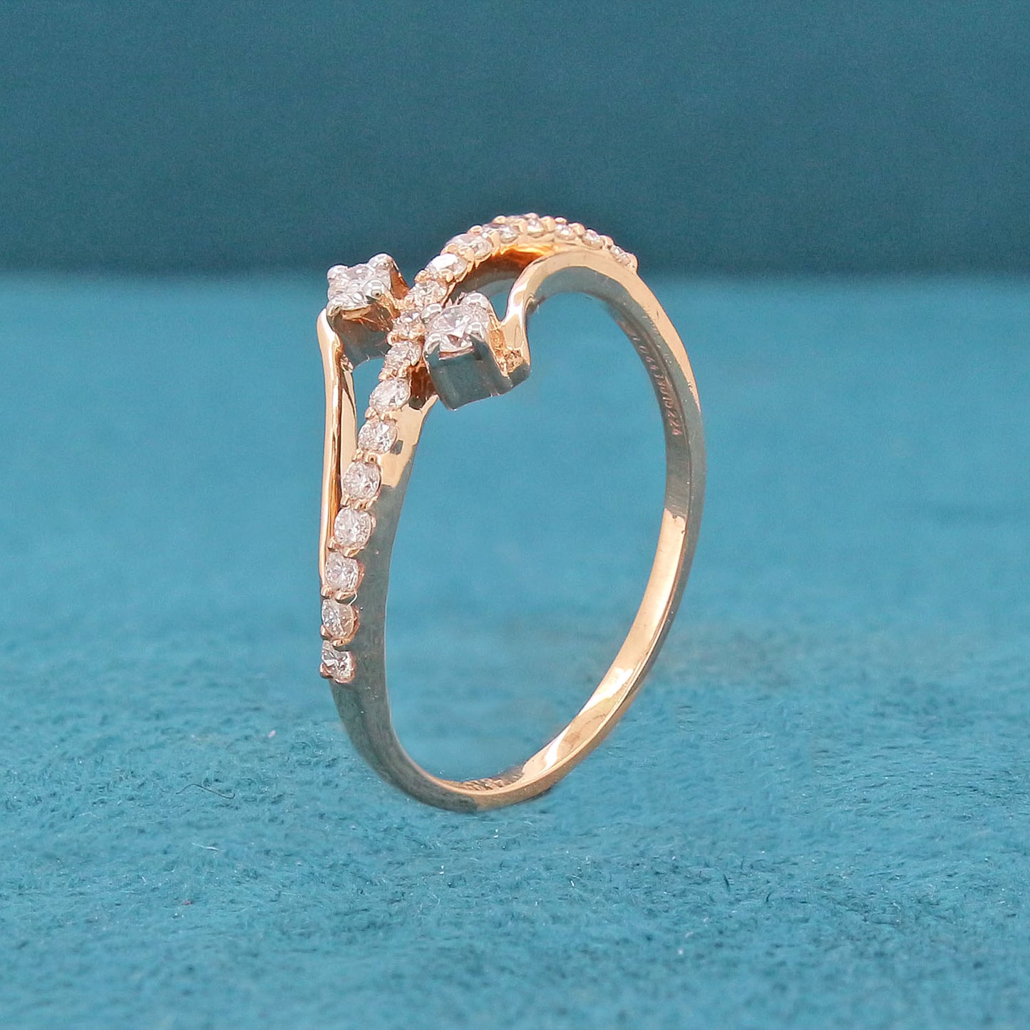Sorelle Scatter Diamond Ring