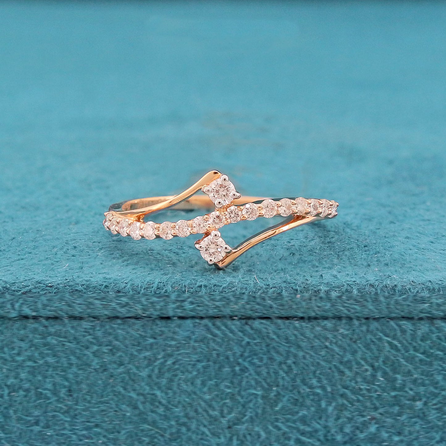 Sorelle Scatter Diamond Ring