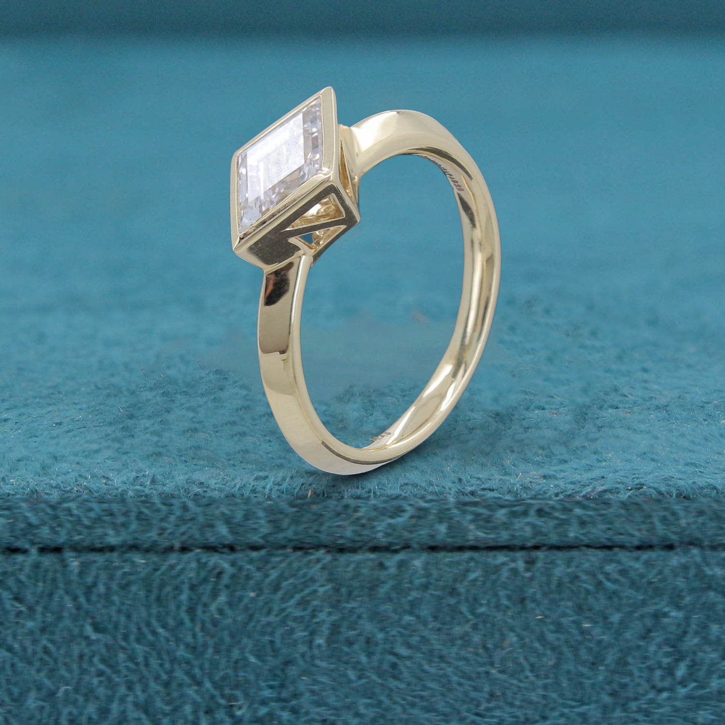 Solvara Diamond Ring