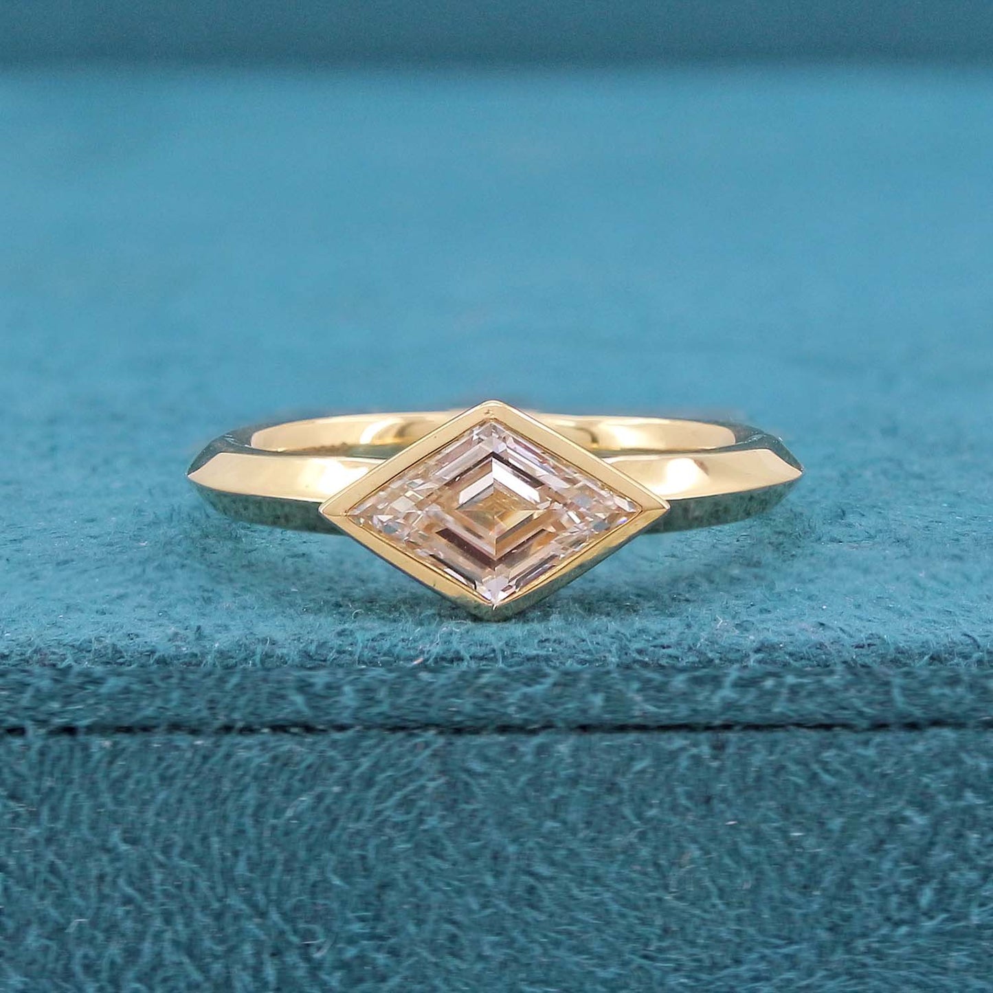 Ardyn Solitaire Diamond Ring