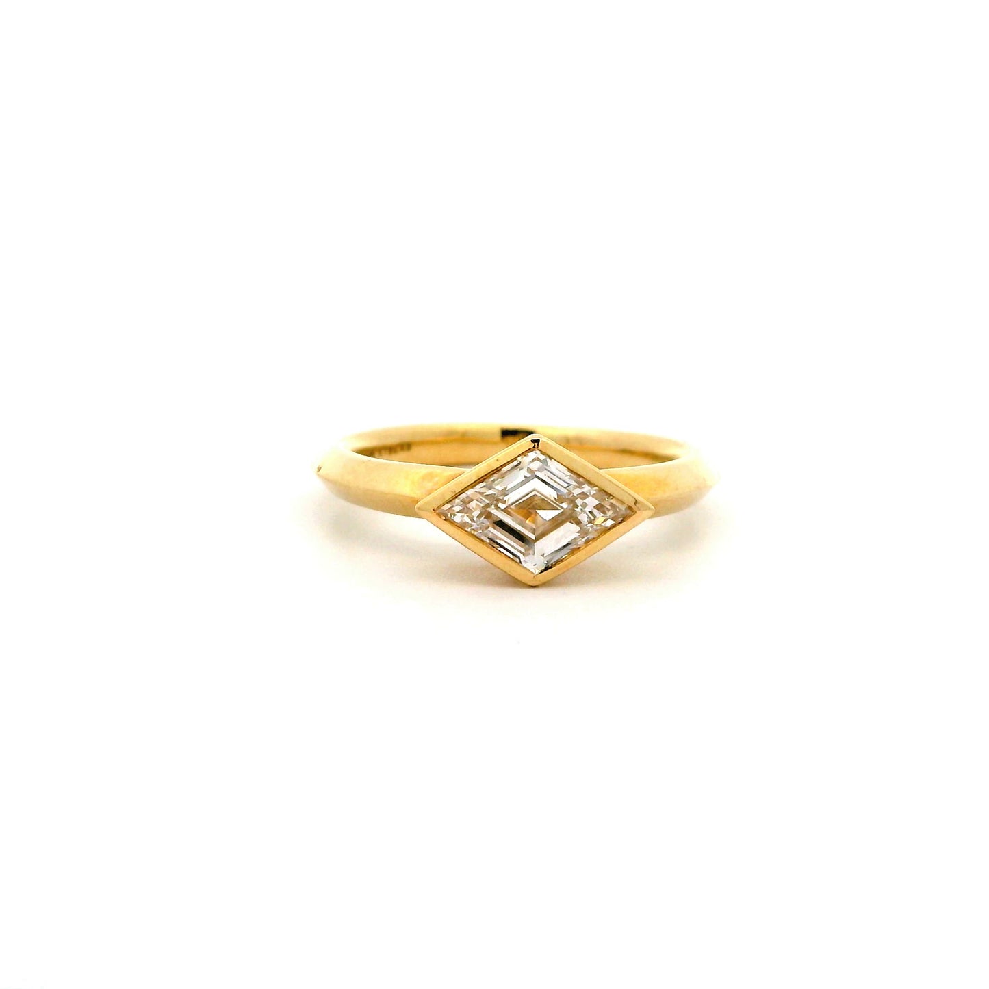 Ardyn Solitaire Diamond Ring