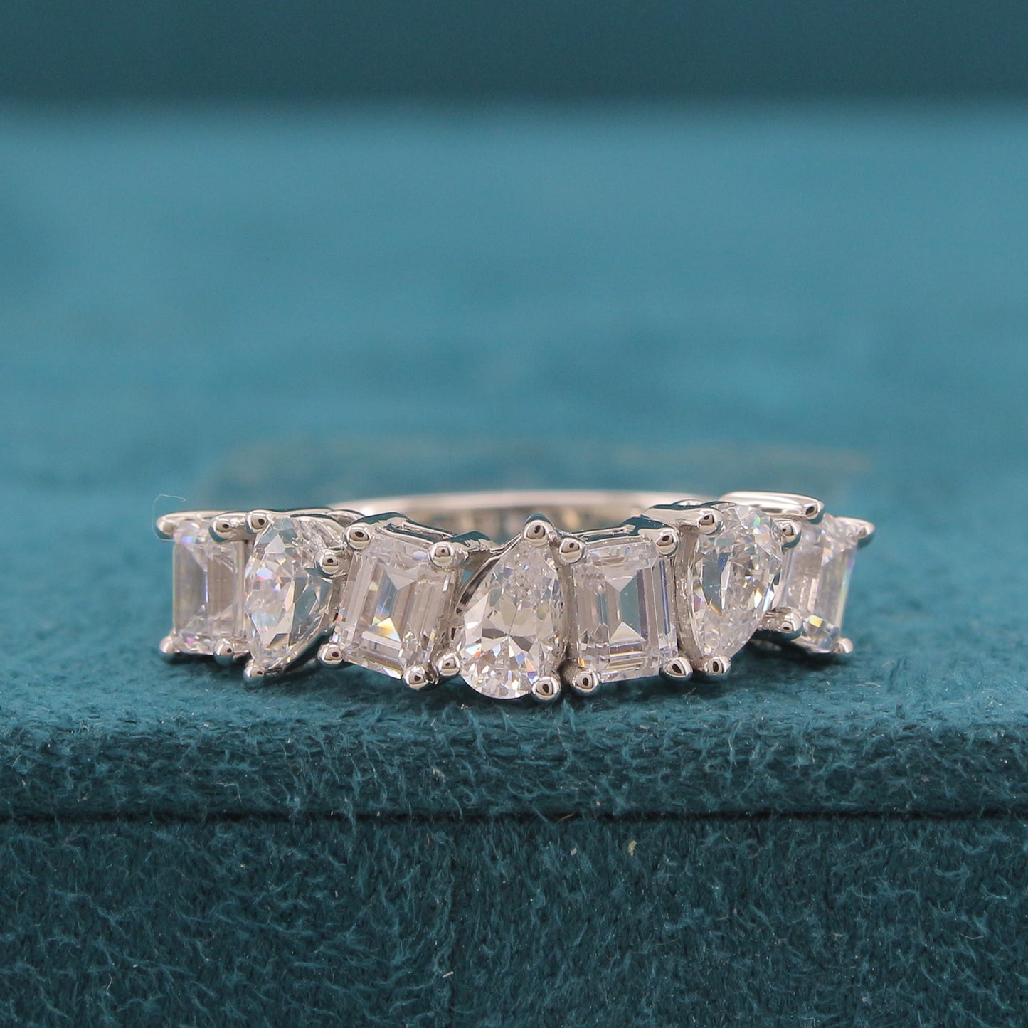 Selun Band Diamond Ring