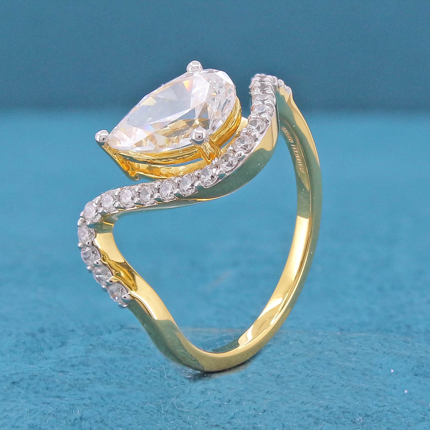 Meloré Diamond Ring